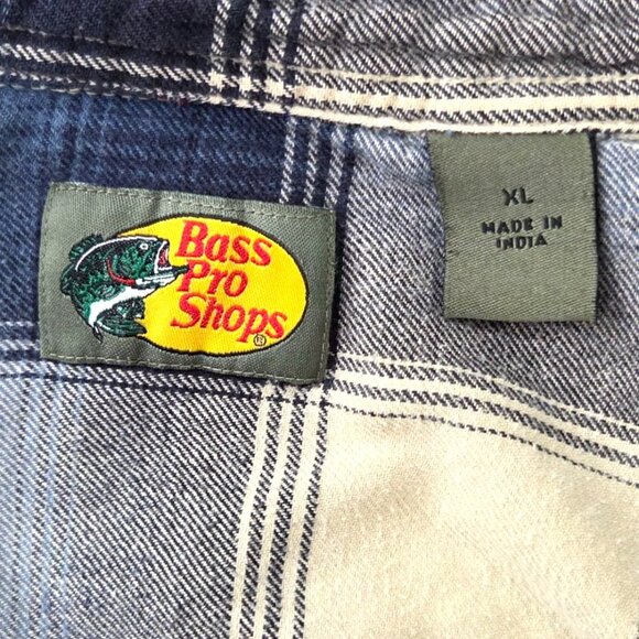 Bass Pro Shops Mens XL Blue White Plaid Flannel Button-Up Long Sleeve Shirt - Picture 7 of 8